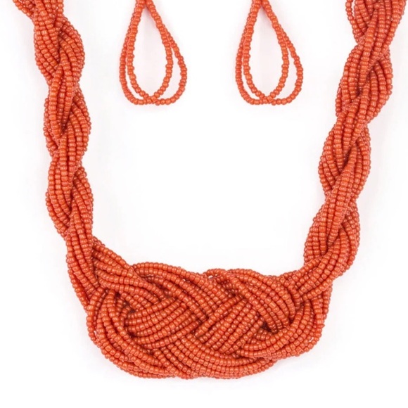 🆕A Standing Ovation Necklace- Orange Seed Bead- NWT/NIP - Picture 2 of 4